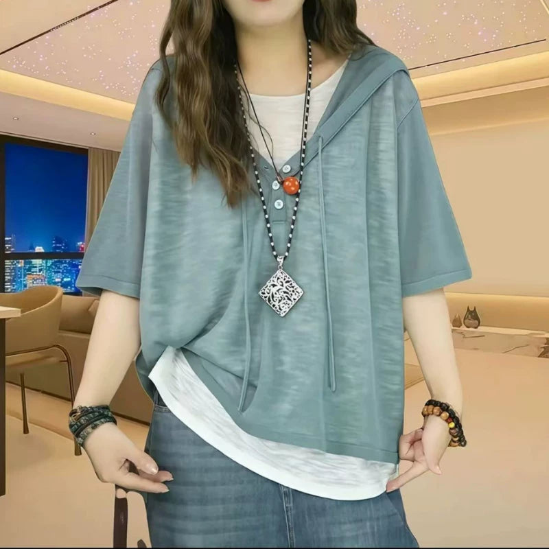 Qadınlar üçün Böyük Ölçülü Yay Süni İki Parçalı Dəbli Qısa Qollu Futbolka, Başlıqlı, Boş Formalı, Qarın nahiyəsini örtən və Arıqladıcı Top