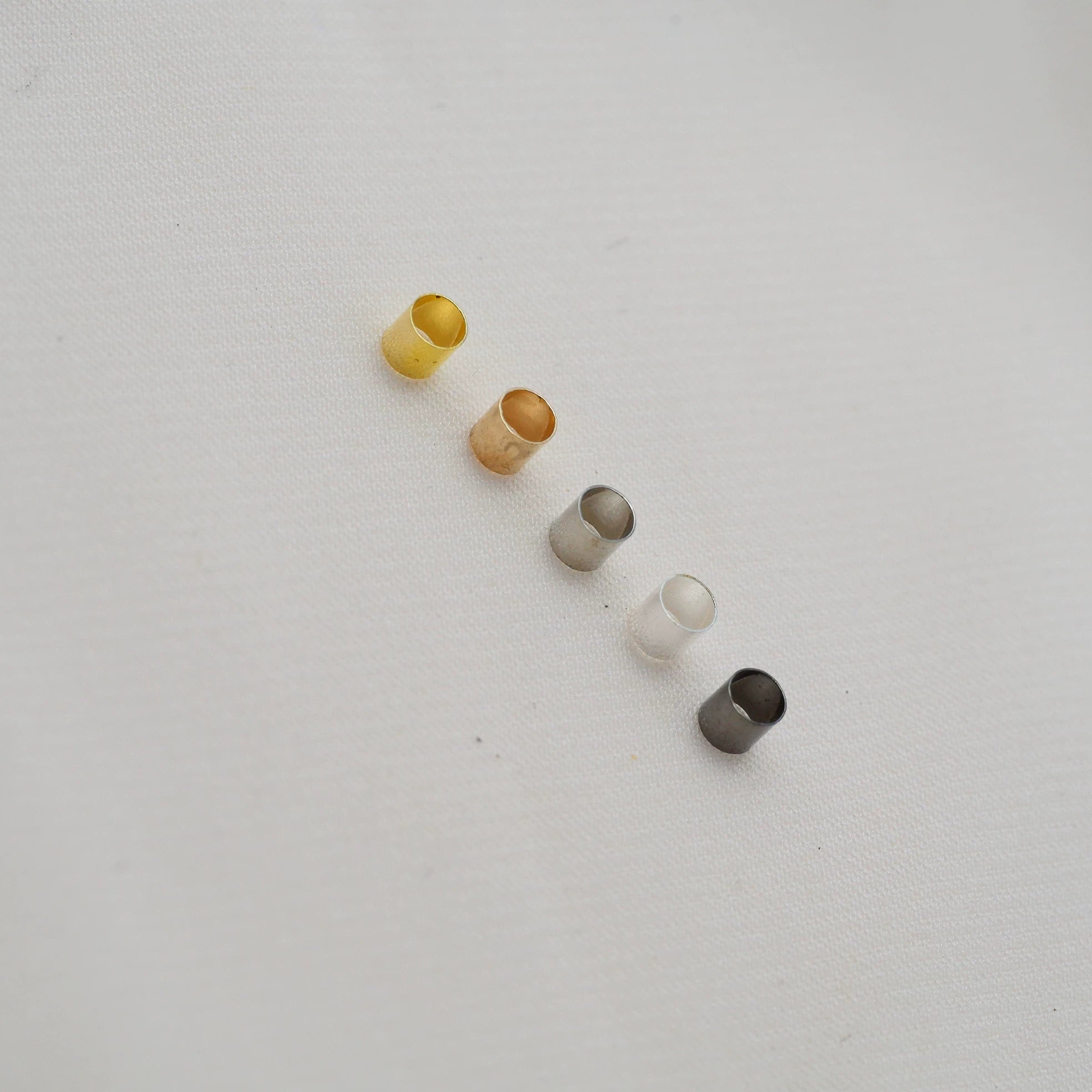 1.5mm muncuqlu bilərzik yerləşdirmə borusu yerləşdirmə muncuqlarını bitirən klip boyunbağı bilərzik yerləşdirmə tokası diy aksesuarları materialı