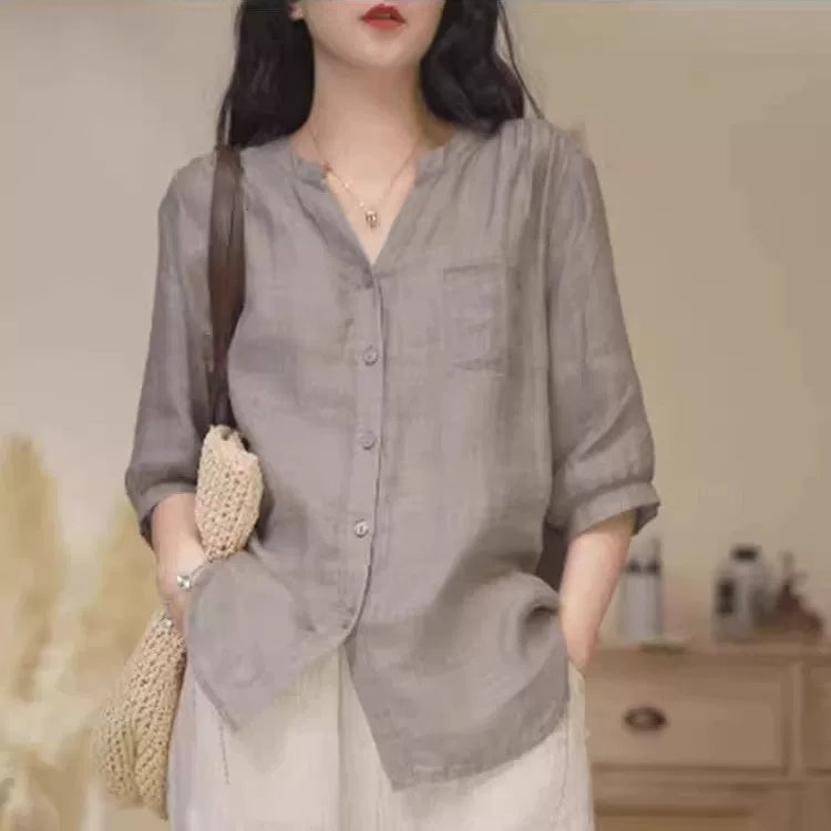 Düz rəngli V-yaxalı rami köynək, yeni yay stili, böyük ölçü, geniş forma, qarnını gizlədir, qolların dörddə üçü, dəbli top.