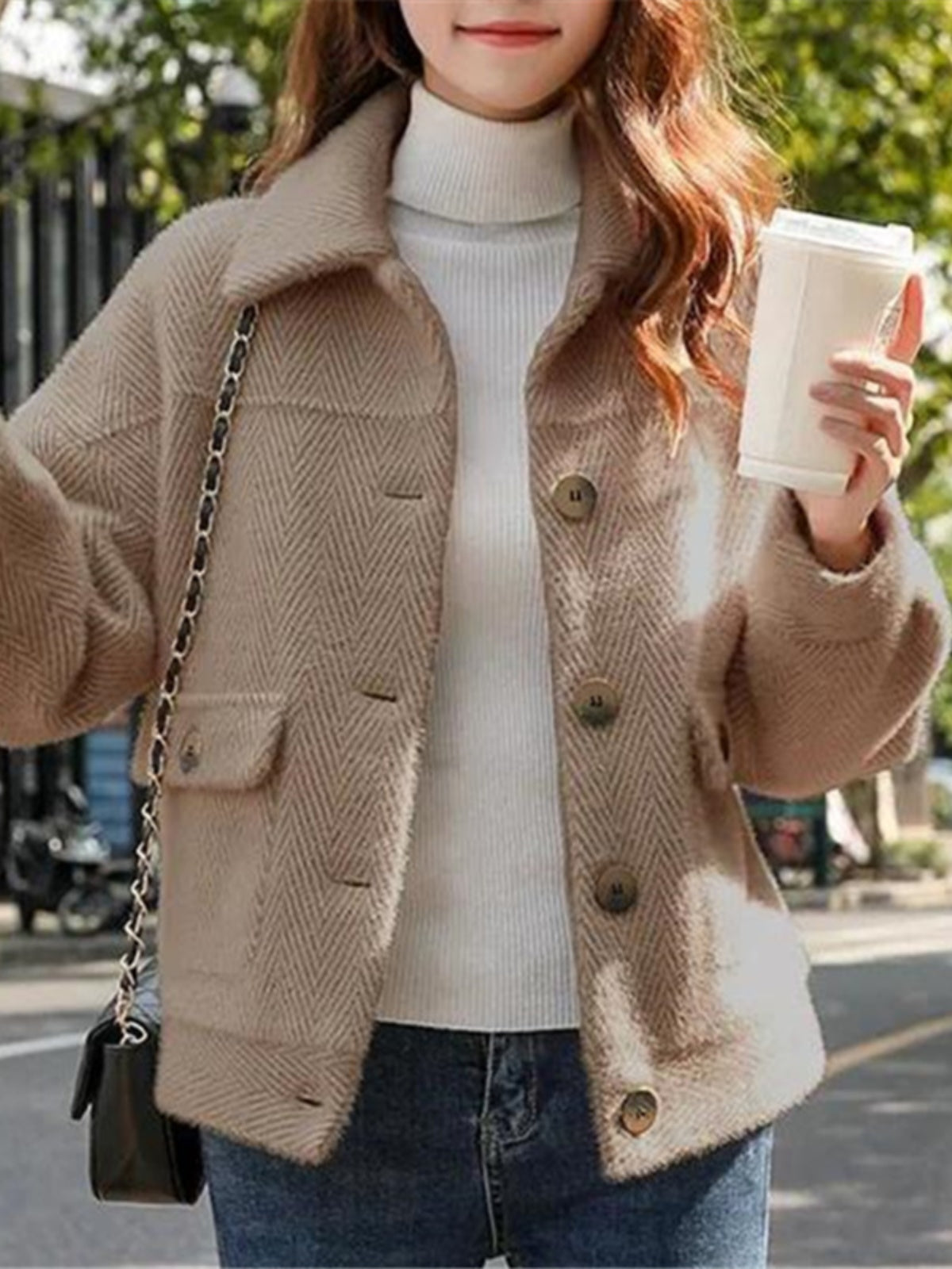 Qadınlar üçün isti süni sumqayır yun paltoları, geniş formalı, qalınlaşdırılmış, qızılı sumqayır üslubunda, qısa toplar, mövsümdənkənar endirim.