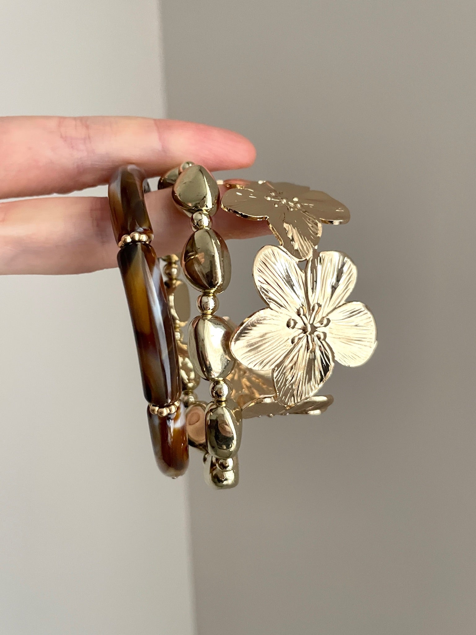 Vintage qızılı örtüklü kəhrəba çiçəkli bilərzik