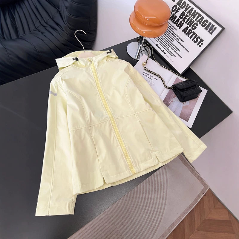 Qadınlar üçün Böyük Ölçülü Moda Başlıqlı Windbreaker Gödəkçəsi, 2026 Yaz Yeni Stil, Qəşəng, Boş Forma, Arıqladıcı, Çoxfunksiyalı Qadın Topu