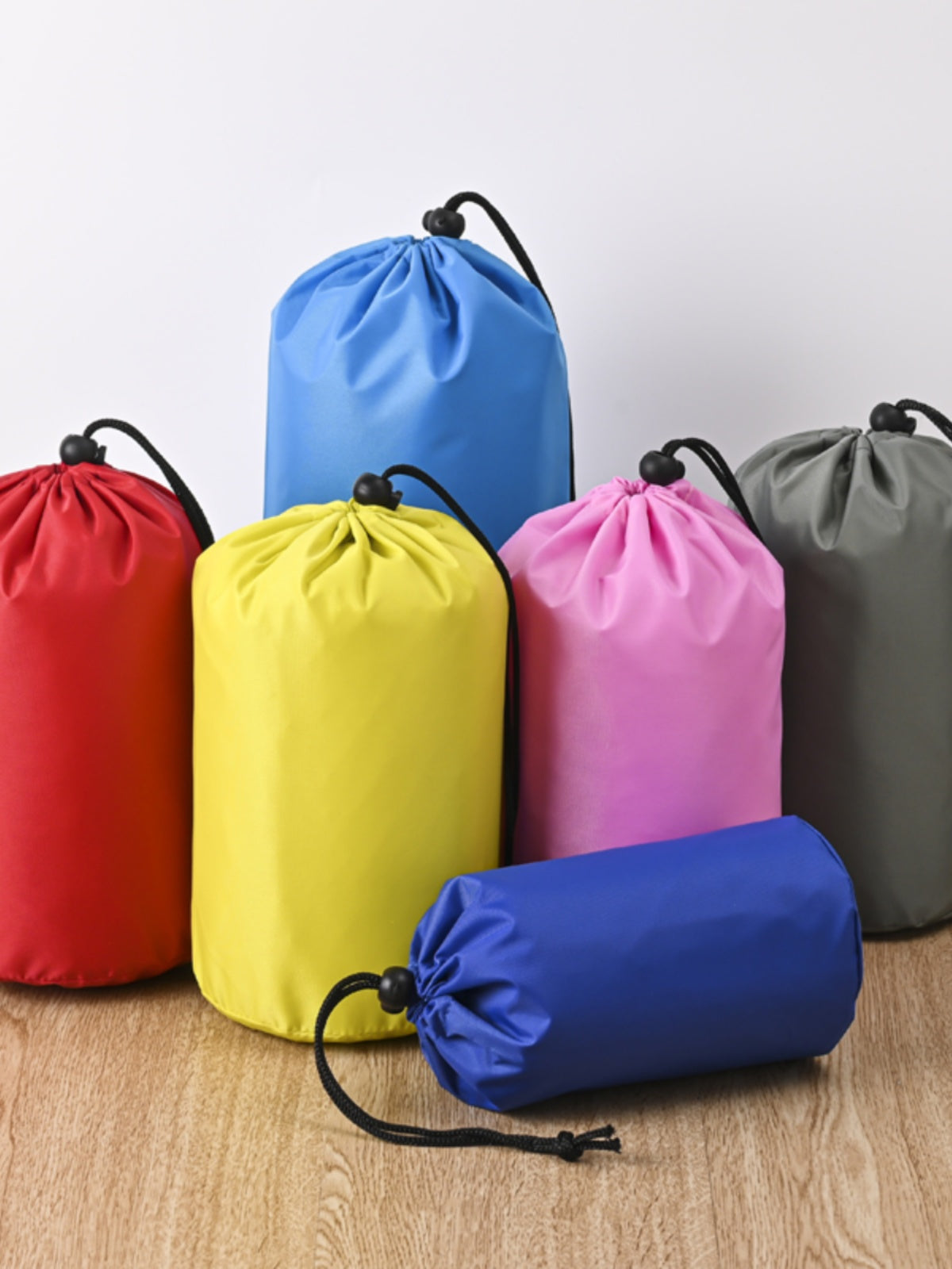 Suya davamlı neylon parça astarlı ciblər, aşağı gödəkçəni bitirmə və saxlama çantaları, böyük tutumlu polyester parça qablaşdırma çantaları, portativ saxlama çantaları