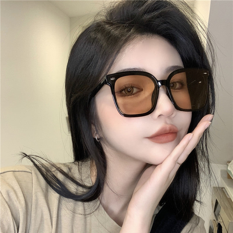 Retro böyük qara çərçivəli qəhvəyi kvadrat üz kiçik günəş eynəyi İnternet məşhur qadın yüksək səviyyəli ins dəyirmi üz Koreya üslublu günəş eynəyi