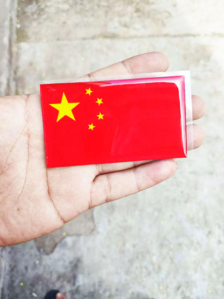 3D Qırmızı Bayraq Bamper Etiketləri Şəxsiyyət Etiketləri Qalınlaşmış Epoksi Yansıtıcı Bayraq Etiketi Suya davamlı Çizilmə Qapağı Qapağı