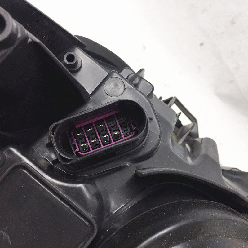 The 2012, 2013 and 2014 Skoda Fabia headlight kit applies to the combination of high and low beam headlights.