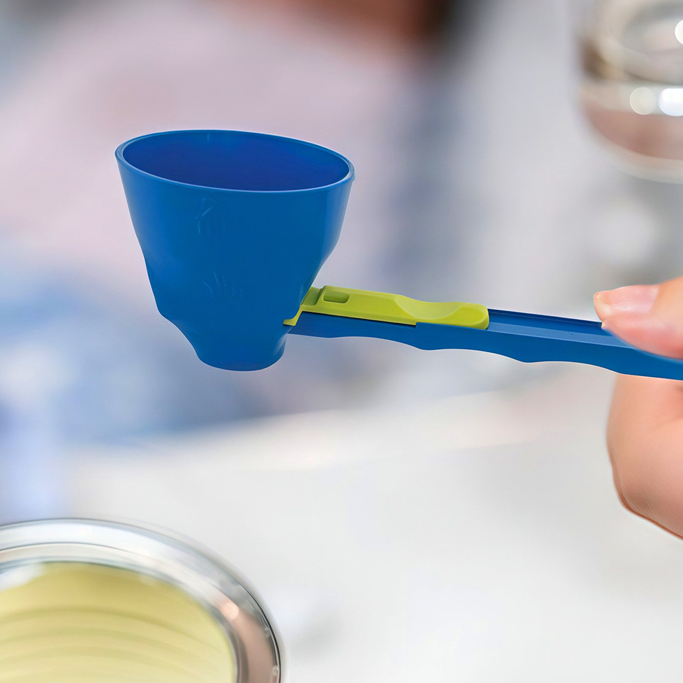 Yeni çoxfunksiyalı ölçmə qaşığı huni sızdırmaz paylama musluğu yaradıcı protein tozu sürüşən qaşıq qəhvə süd tozu sızdırmaz qaşıq