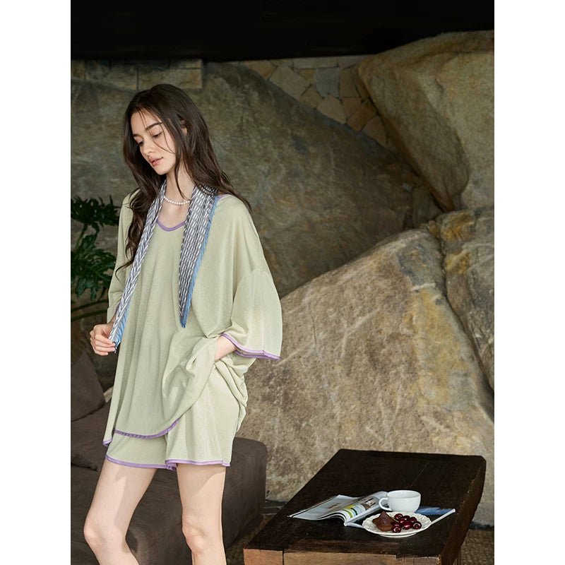 Kişi üslubunda "sadə və zərif" Lyocell pijama qadınlar üçün döş yastiqciqları ilə yay nazik pullover boş qısaqol ev paltarı