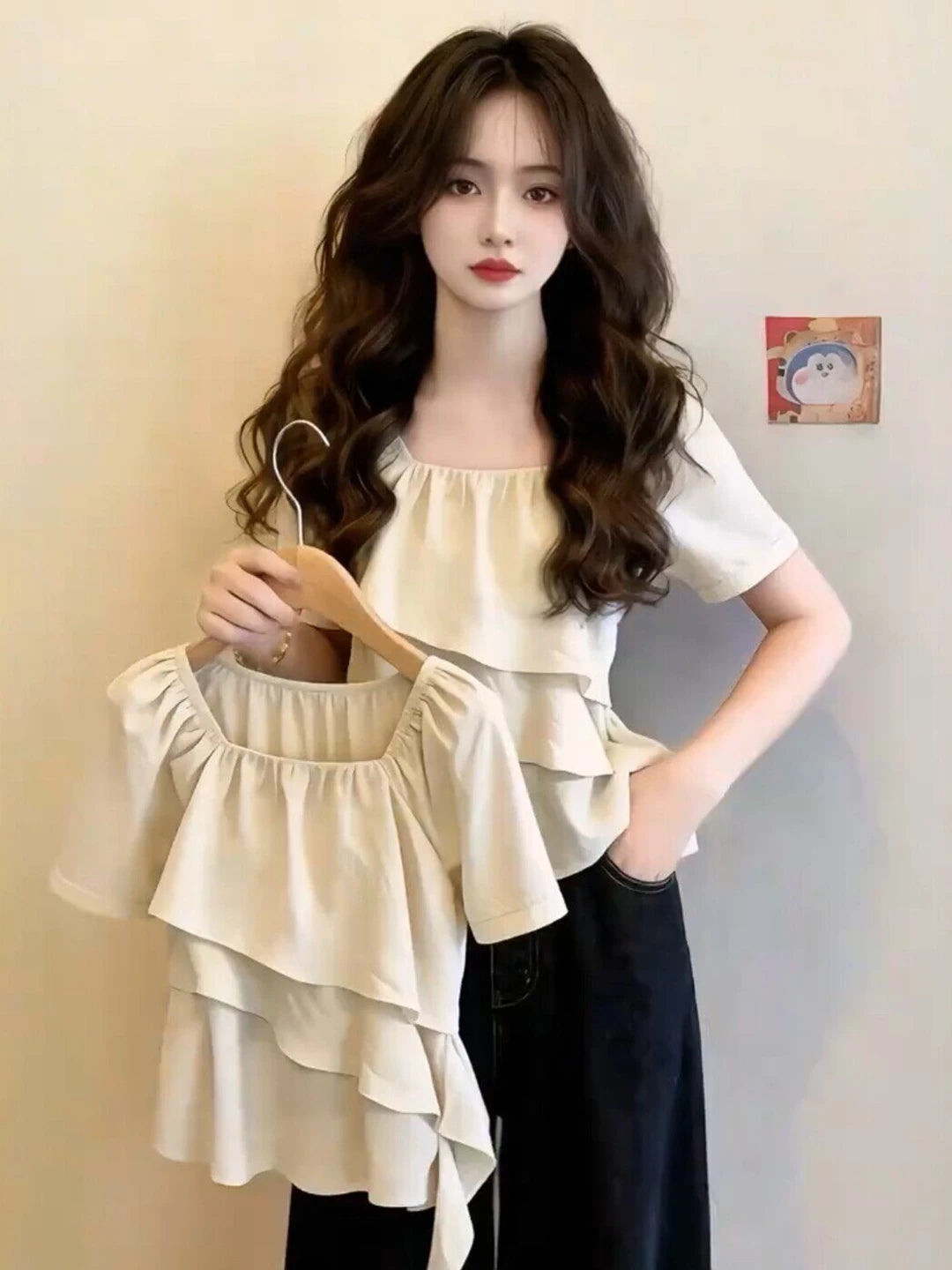 Yüngül dəbdəbəli qıvrımlı kvadrat yaxalı qısaqol köynək qadınlar üçün yay böyük ölçülü yağlı MM dizaynlı dəbli boş arıqlayan top