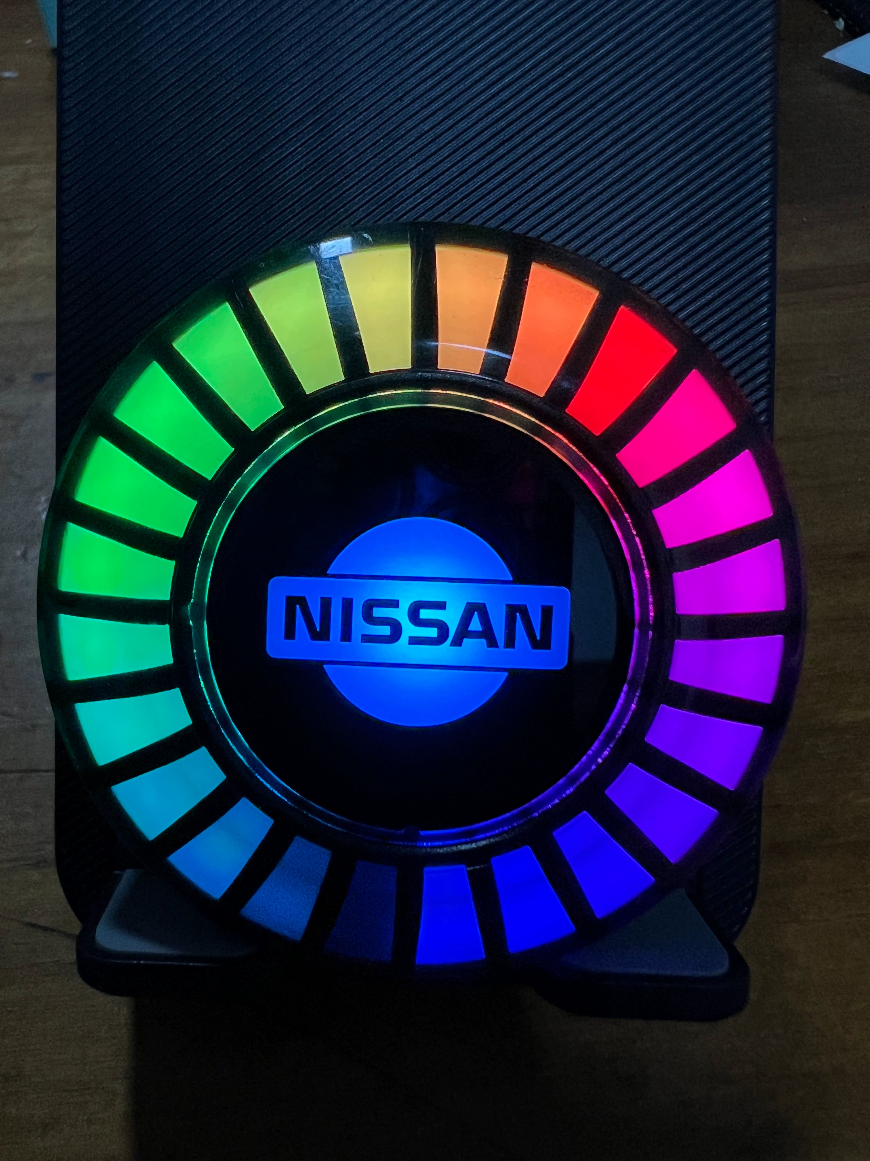 Yeni Təkmilləşdirmə Maqnit Emiş RGB Avtomobil Səsli İdarəetmə Pikap Mühit İşığı Ağıllı Avtomobil Havalandırma Ritmi İşıqlı Dekorasiya