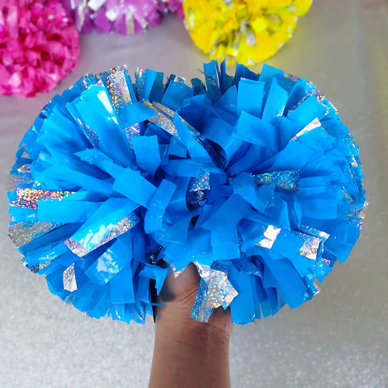 Şadlıq topu gül topu əlində gül tutan cheerleading komandası gül uşaq qulpunu tutan cheerliding aerobika cheerliding dərslər arasında peşəkar yarışma