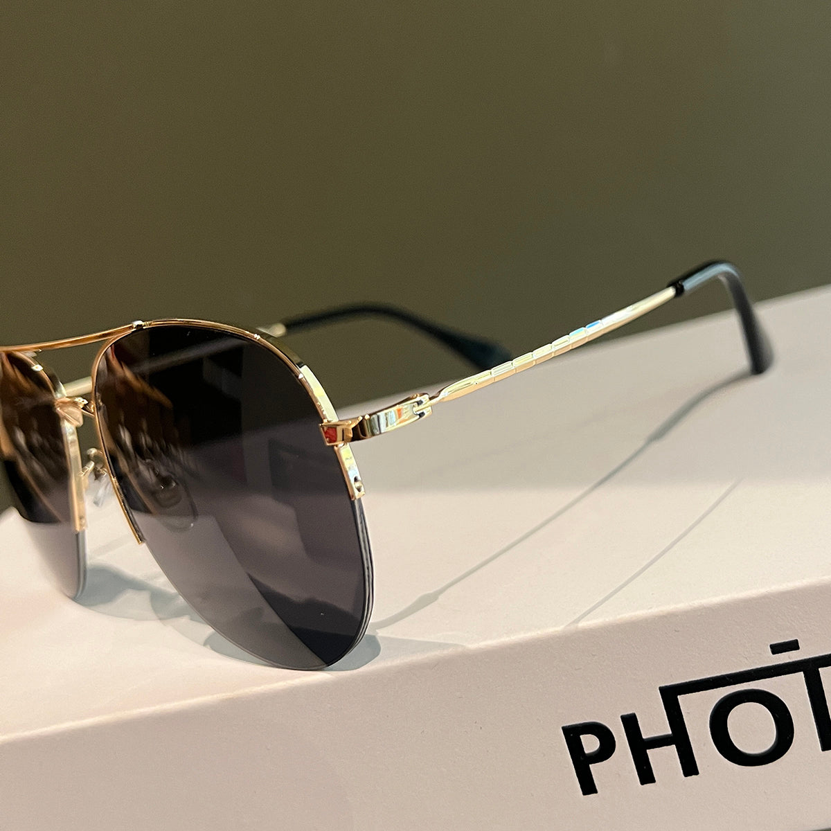 Kişilər və qadınlar üçün Aviator günəş eynəkləri, böyük üzlər üçün çox yönlü, sürücülük üçün arıqlama, anti-UV qurbağası eynəkləri, fərdiləşdirilmiş yarım çərçivəli gün eynəkləri