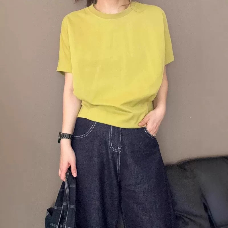 Qadınlar üçün dəbli və sadə qısaqol köynək, böyük ölçüdə, şık və çoxfunksiyalı, geniş və gündəlik, belini sıxan dizayna və dairəvi yaxalığa malikdir.