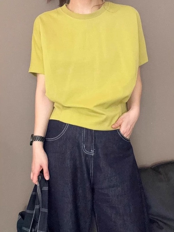 Qadınlar üçün dəbli və sadə qısaqol köynək, böyük ölçüdə, şık və çoxfunksiyalı, geniş və gündəlik, belini sıxan dizayna və dairəvi yaxalığa malikdir.