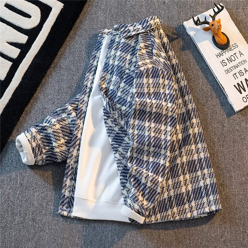 Chanel-dən ilhamlanmış, yaz və payız üçün mükəmməl olan, kişilər üçün qısa, geniş, gündəlik, çox yönlü yun palto. Həmçinin dəbli, yüksək səviyyəli dama-dama köynək daxildir.