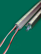 İki Rəngli Yan Yüngül Yük maşını Mühəndislik Avtomobili Super Parlaq Suya Davamlı Güclü Maqnetik Dırnaqsız Dəzgah Yan İşığı Yeni Gələn Super Parlaq İki Rəngli Yan İşıq