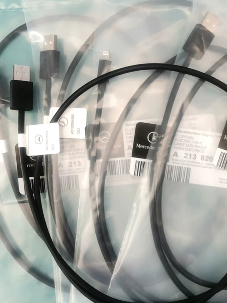 iPhone 15 məlumat kabeli, Mercedes-Benz CarPlay avtomobil şarj kabeli, Audi və BMW şarj kabeli, Apple 16 və 17 şarj kabelləri ilə uyğun gəlir.