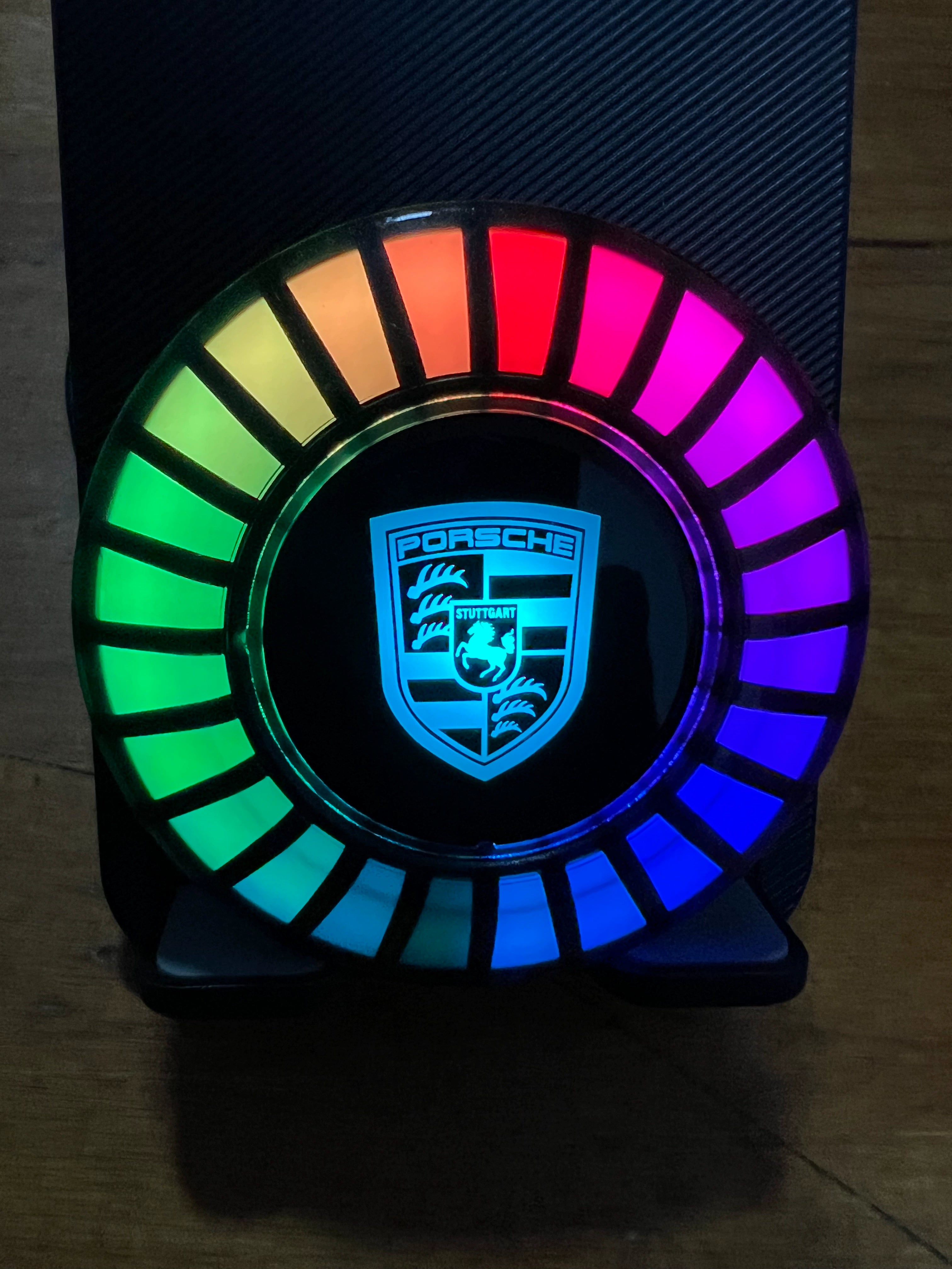 Yeni Təkmilləşdirmə Maqnit Emiş RGB Avtomobil Səsli İdarəetmə Pikap Mühit İşığı Ağıllı Avtomobil Havalandırma Ritmi İşıqlı Dekorasiya