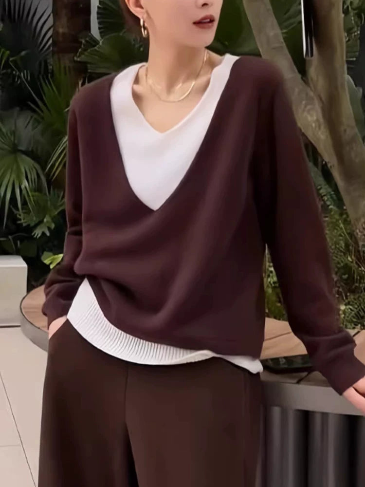 Colorful faux two-piece V-neck knit sweater, ideal for fall and winter, a casual, versatile, loose-fitting, stylish shirt for women.