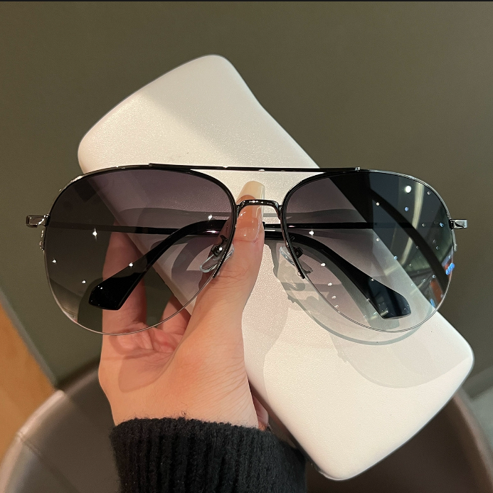 2026 Yeni Aviator Stil Kişi Böyük Çərçivə İncə Sürmə Anti-UV Fərdi Günəş Eynəyi