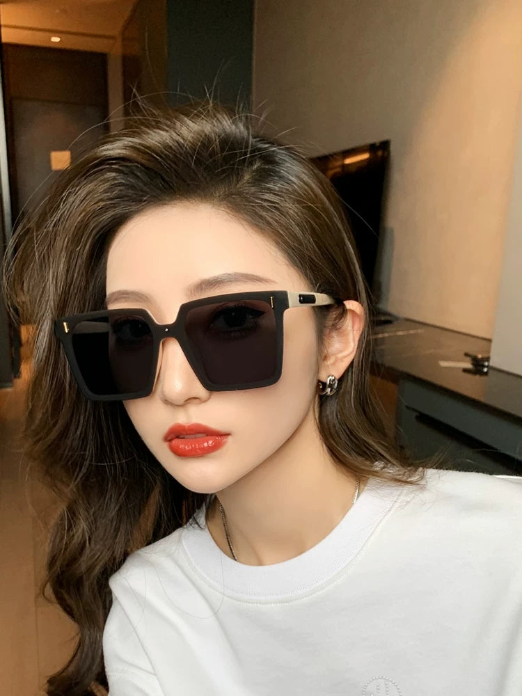 Qadınlar üçün yüksək səviyyəli günəşdən qoruyucu günəş eynəyinin Koreya versiyası, kvadrat çərçivə, kiçik üz, kiçik avtomobil, kişilər üçün anti-UV polarizasiyalı gün eynəkləri