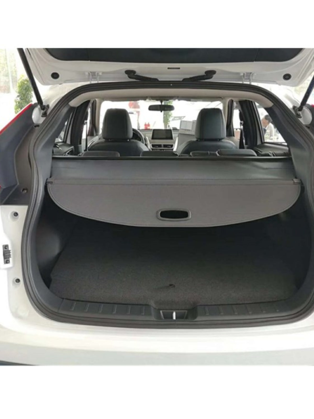 2003-23 ​​Porsche Cayenne equipped with a cargo cover, retractable tailgate, and original car sun visor.