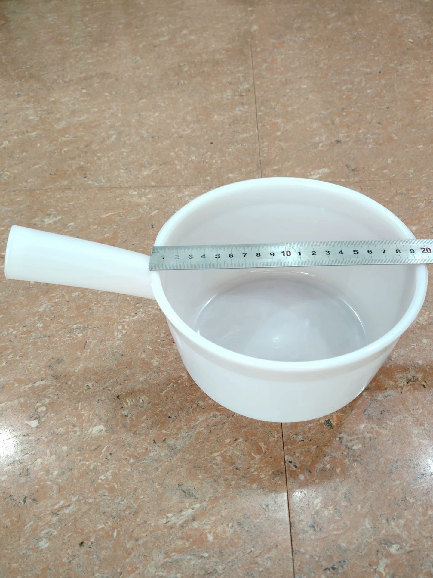 Qatılaşdırılmış su qabı plastik tualet mətbəxi məişət sənayesi çömçəsi su qabığı sürüşməyə davamlı çiçək suvarma çömçəsi su sürüşməsi