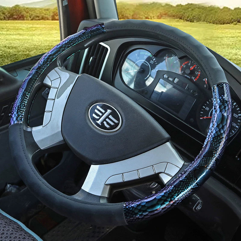 Yük maşınları üçün sükan örtükləri Delong, Jiefang, Chenglong, Geerfa, JAC, Dongfeng, Tianlong, Tianjin və digər kommersiya nəqliyyat vasitələri ilə uyğun gəlir.