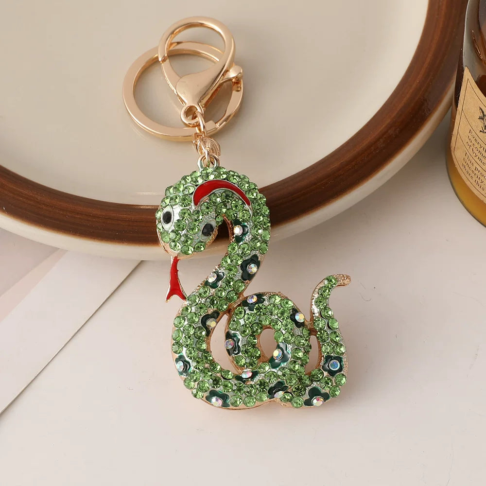 High-end 2025 new snake car key chain, snake Chinese New Year decorations, zodiac pendant, car decorations, chain.