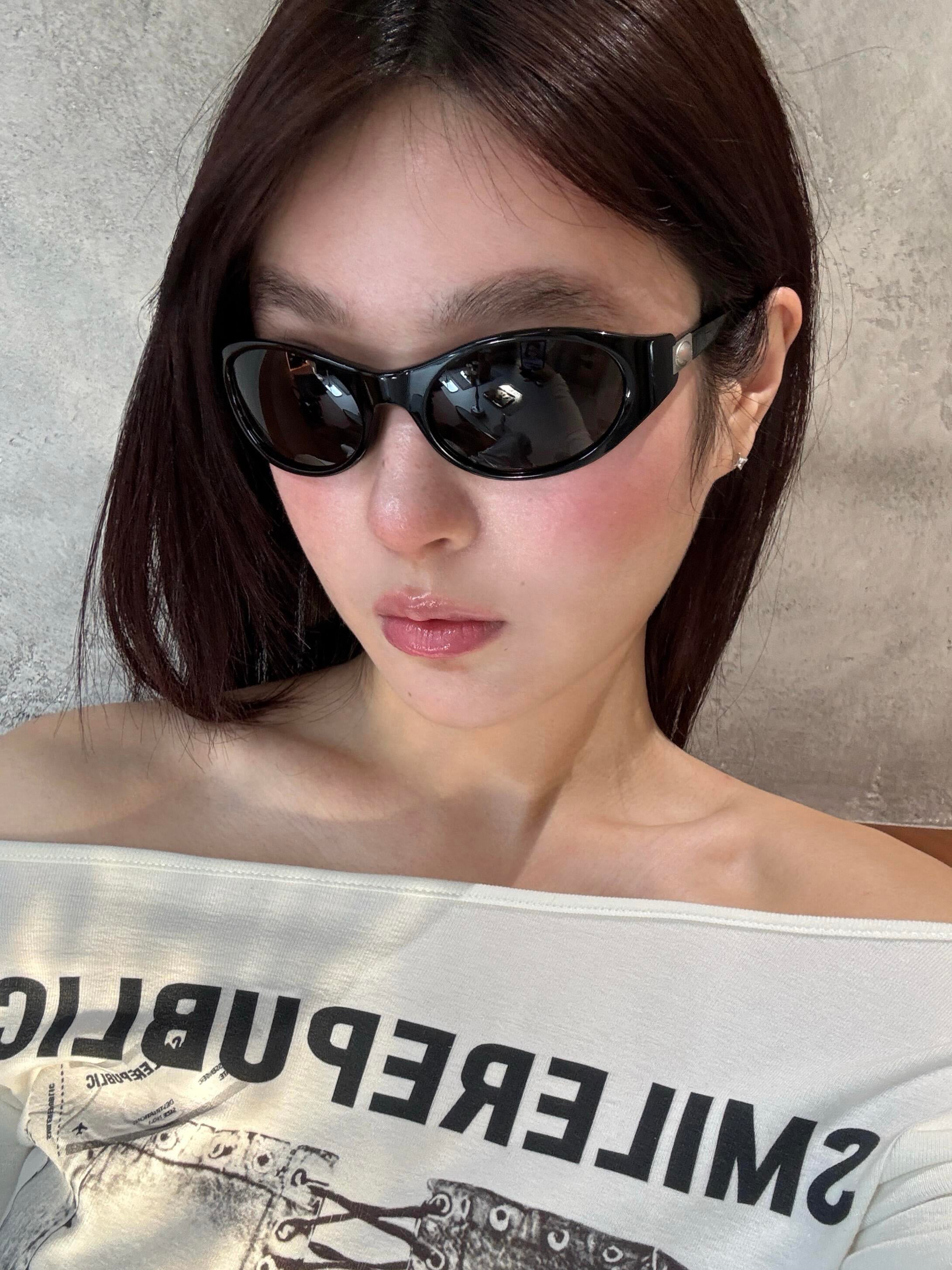 404 mağazası Koreya versiyası retro oval pişik gözü dəbli günəş eynəyi anti-UV küçə Y2K qadınlar üçün isti qız günəş eynəyi