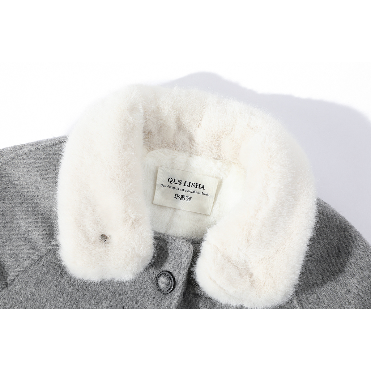 Cholisa-nın bu il qadınlar üçün məşhur olan quzu yun paltosu, zərif və zərif bir hiss yaradır, payız və qış üçün mükəmməldir.