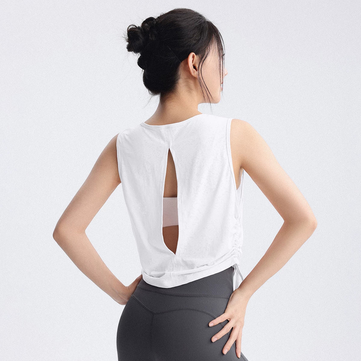 Qadınlar üçün yoqa geyimi idman jileti yay tez quruyan nəfəs ala bilən arxasız örtülü köynək fitness kostyumu top Pilates qaçışı
