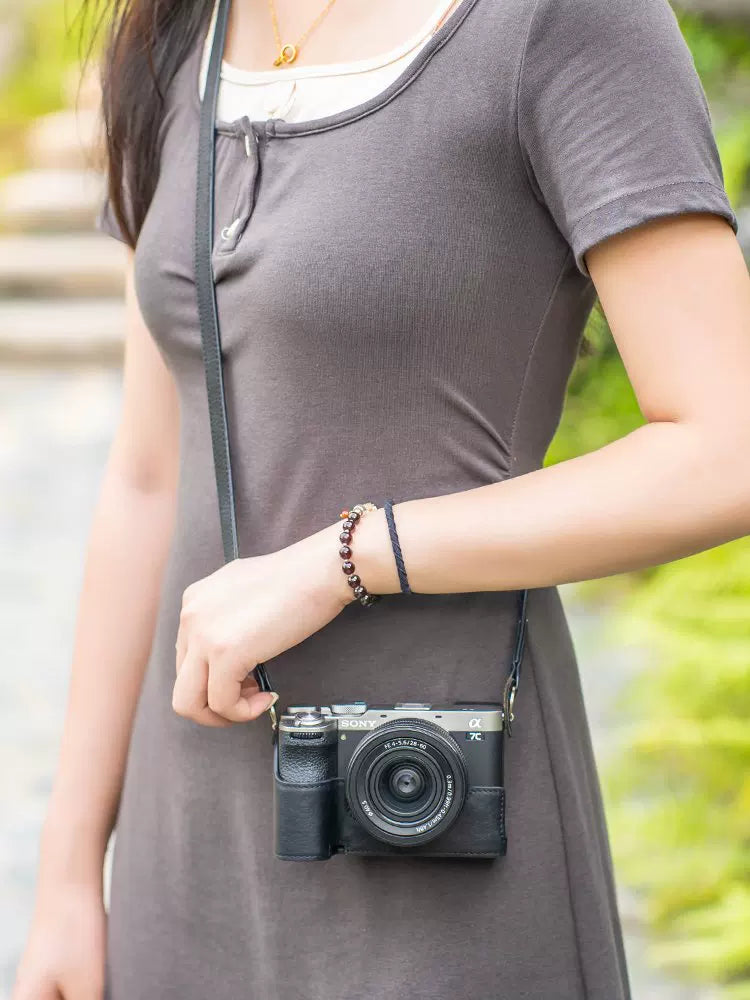 Fotoqraflar üçün uyğundur Sony a7c2 qoruyucu çanta a7m5zve10 ikinci nəsil güzgüsüz kamera çantası a7m4A7CR dəri çanta a6700 baza A7R5 əsl dəri qabıq inək dərisi çiyin qayışı dekorativ aksesuarlar