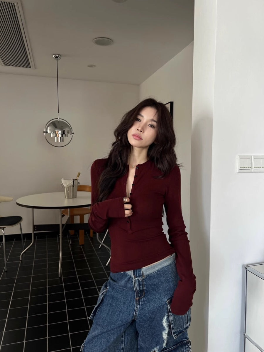 Qadınlar üçün tünd qırmızı V-formalı uzunqol iç köynək, yaz və payız, təmiz pambıqdan, incə oturuşlu, dar oturuşlu, çiyinsiz, qısa top