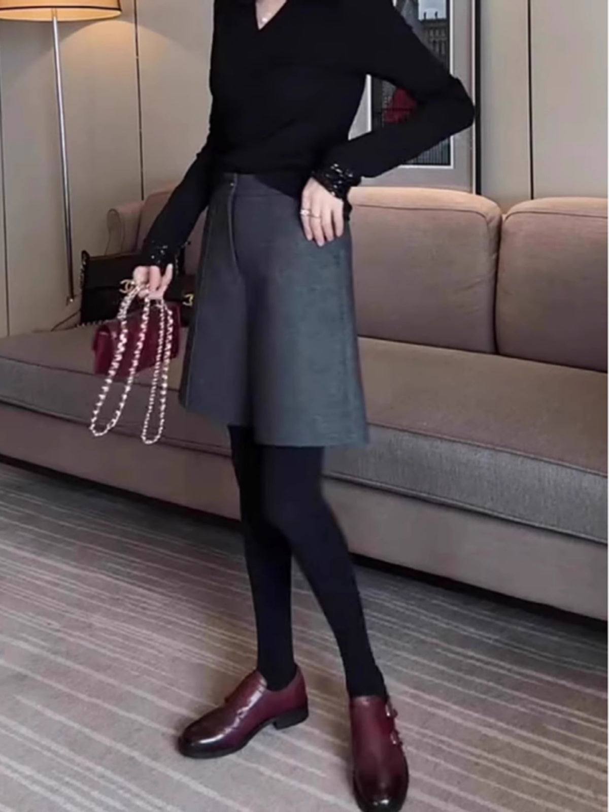 Bu yaz trend olan, geniş ölçülü, zərif boz rəngli qadınlar üçün kostyum şortları, geniş, şık, gündəlik və çoxfunksiyalı beşgönlü şalvarlar.