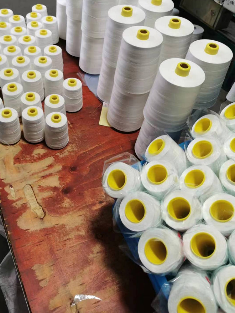 Lafeng markalı yüksək sürətli polyester tikiş ipi 20S/2 orta qalın sap böyük rulon baqaj sapı tikiş maşını ipi 202 ağ sap