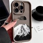 Apple iPhone 15 Pro Max, yeni iPhone 14 premium stil, 13 Pro dəbli brend, 12 North Face Snow Mountain, 11 kreativ, 8 Plus fərdiləşdirilmiş, 7 düşməyə davamlı, kişilər və qadınlar üçün X, XS tam örtük, 16 dəst maksimum üçün uyğundur.