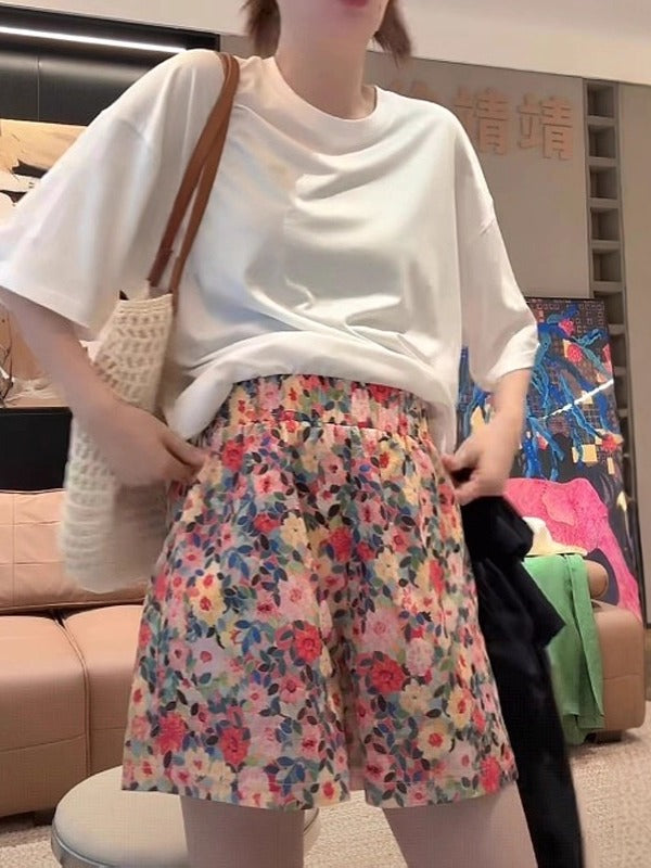 Qadınlar üçün dəbli çiçək naxışlı şortlar, böyük ölçüdə, arıqladıcı dizaynda, şık və çoxfunksiyalı, yay üçün geniş A-xətti enli şalvar.