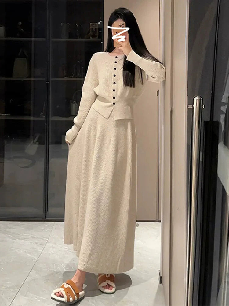 Payız və qış üçün mükəmməl olan şık Koreya üslublu uzun ətəklər və midi ətəklər, erkən yaz üçün isə tam geyimlər - 2026-cı ilin yeni qadın modelləri.