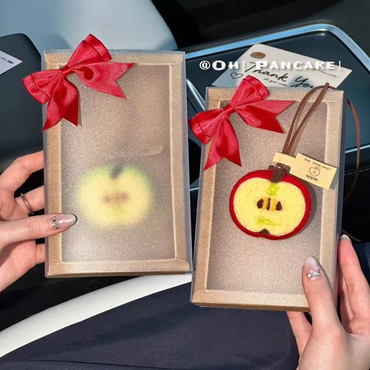 Half apple pendant, wool ornament woven with felt, ready-made decorative item, creative gift, fruit bag pendant, key chain, car interior accessory.