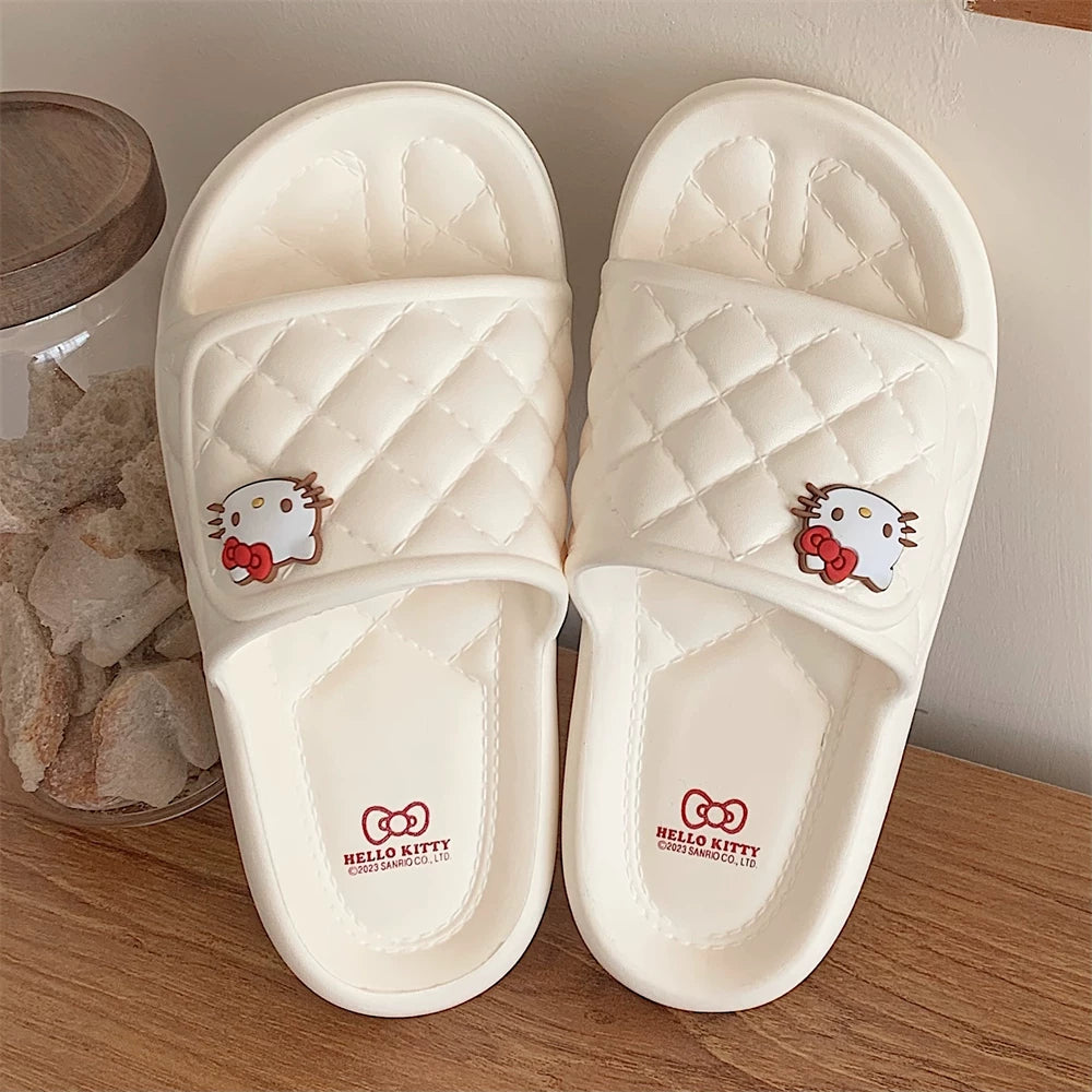 Nazik Sanrio terlikləri IP birgə Hello Kitty terlikləri sürüşməyə qarşı EVA yumşaq dibli ev ayaqqabıları qadınlar üçün yay
