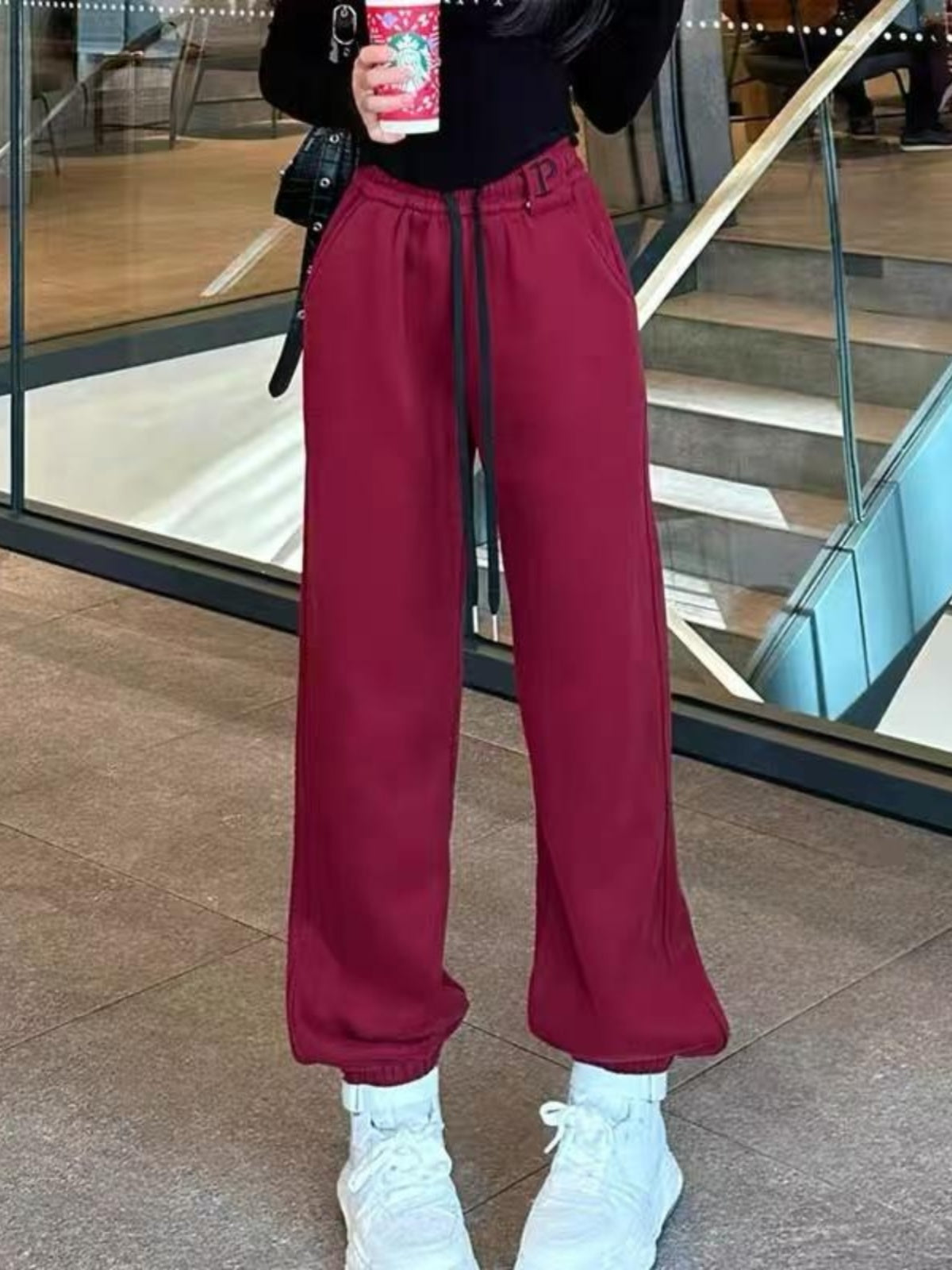 Böyük Ölçülü Qadın Şalvarı Avropa Stilində 2026 Qış Yeni Gəliş Elastik Bel Yun Astarlı P Hərfli Naxışlı Konfet Rəngli İdman Şalvarı