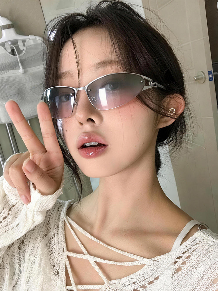 Koreya dəbli Y2K isti qız günəş eynəyi qadınların yüksək səviyyəli İnternet şöhrətli konkav formalı foto günəş eynəkləri dar çərçivə trendi