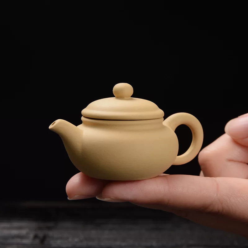 Butik çay heyvanı bəzəkləri mini bənövşəyi gil qablar, kiçik cib barmaq ucu qablar, çay oyuncaqları, çay dəstləri, çay masaları, kunq fu çay dəstləri saxlaya bilər.