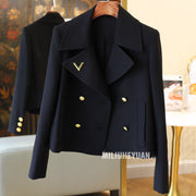 Brend endirimli satış, univermaqların bağlanması, payız və qış üçün uzunqollu, ikiqat sinəli, qızılı düyməli yun kostyum gödəkçə.