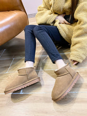 2025 Zhou Dongyu style snow boots, women's short boots, leather and fur, winter genuine leather, wool lining, large size men's shoes.