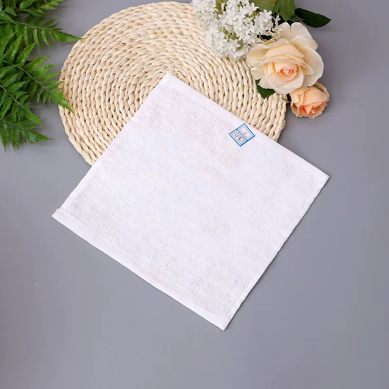 Otel pambıq ağ kvadrat dəsmal kiçik dəsmal təmiz pambıq əl dəsmal fabriki birbaşa satış qalınlaşmış uducu tüpürcək dəsmal