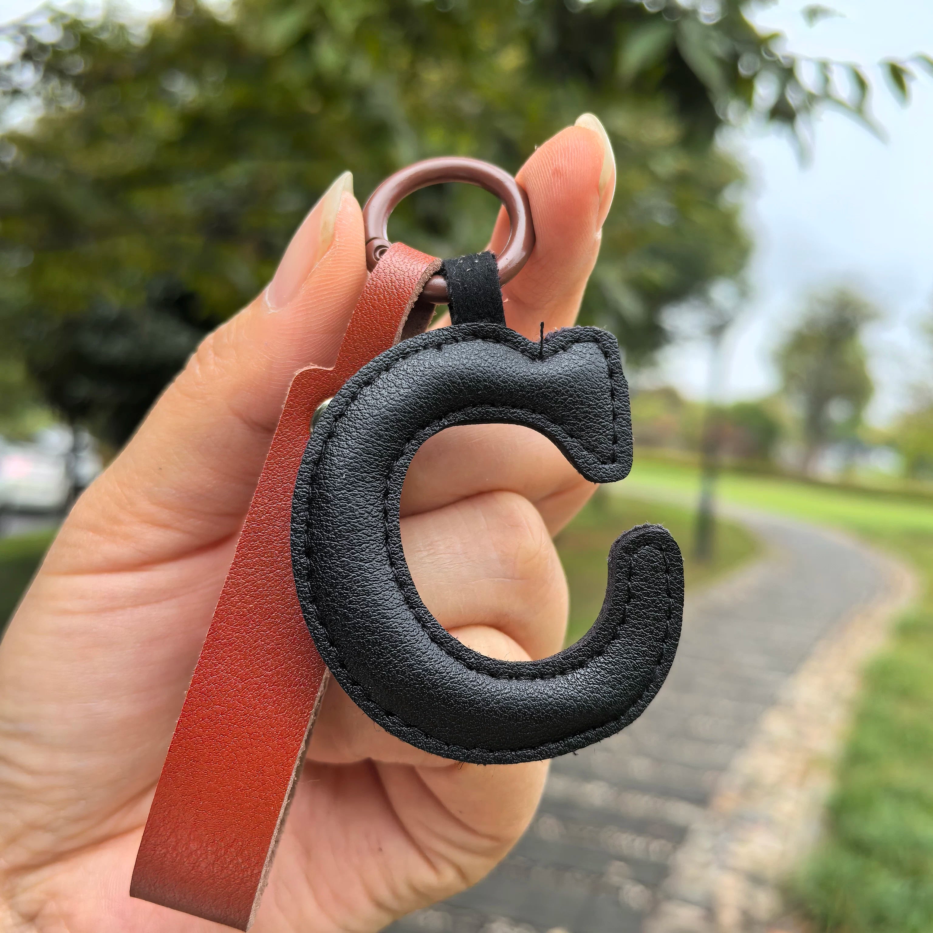 Şokoladlı İngilis hərfli açar zənciri avtomobil açar zənciri çantası aksesuarı mobil telefon cazibəsi ST