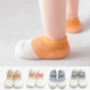 Yeni doğulmuş körpə ayaqqabıları Nəfəs ala bilən mesh Uşaq First Walkers Indoor