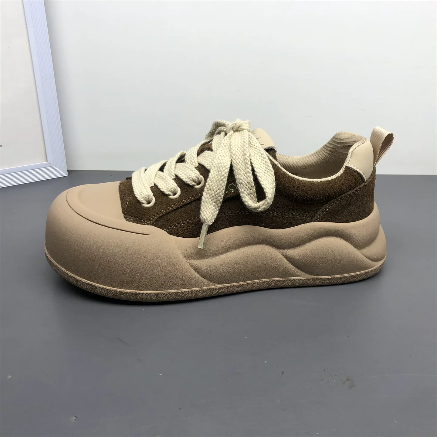 Women's shoes at discounted prices: German training shoes, genuine leather sneakers, new spring and fall casual shoes, women's suede cowhide Birken shoes, single shoes.